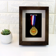 Custom wholesale High quality 4X6" 5X7" 6X8" 8X10" pine Wooden wall medal Display Case photo frame